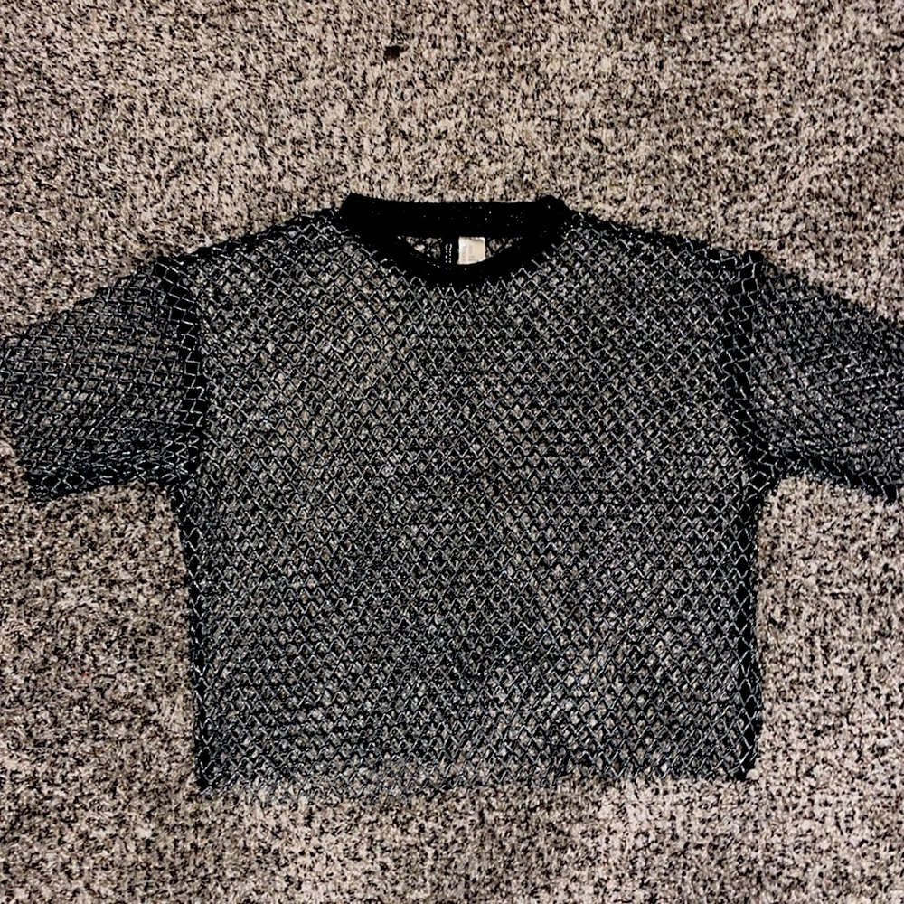 H&M Divided Collection cropped fishnet tee